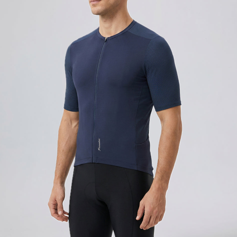 Przewalski men's blue cycling jersey model side view with full zipper and close fit